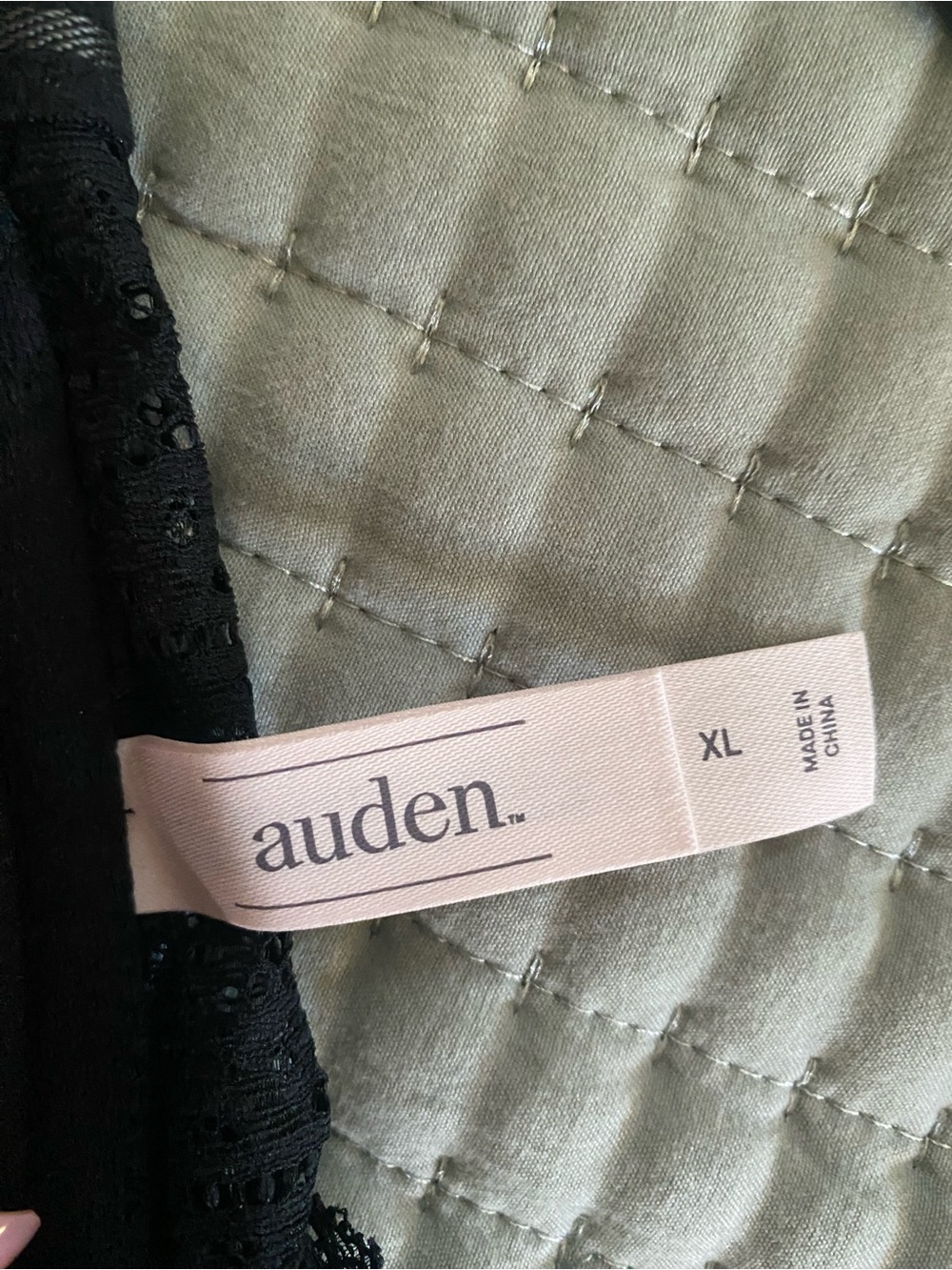 Auden Black Lace Bandeau with White Lightweight Shirt - Picture 4 of 6